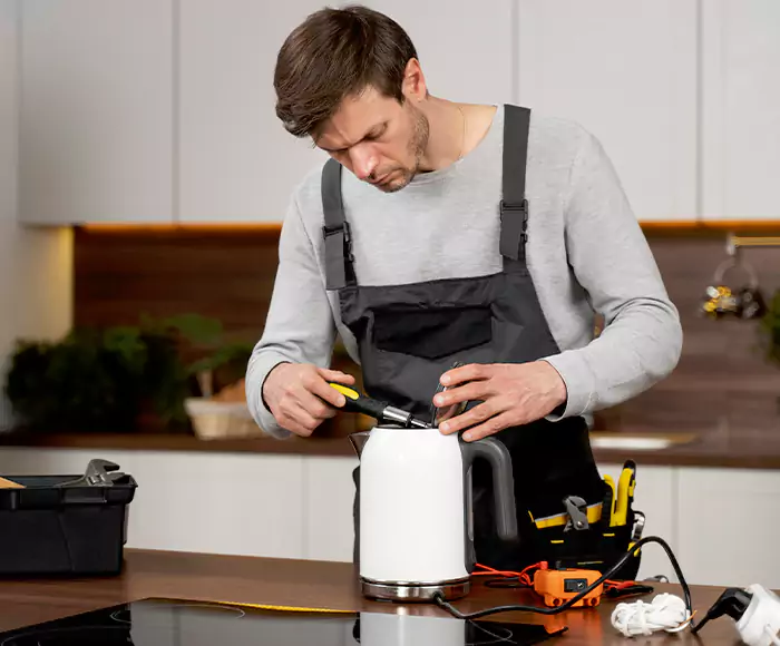 Skilled Blender Technicians: Your Small Appliance Repair Experts for Roxbury, MA